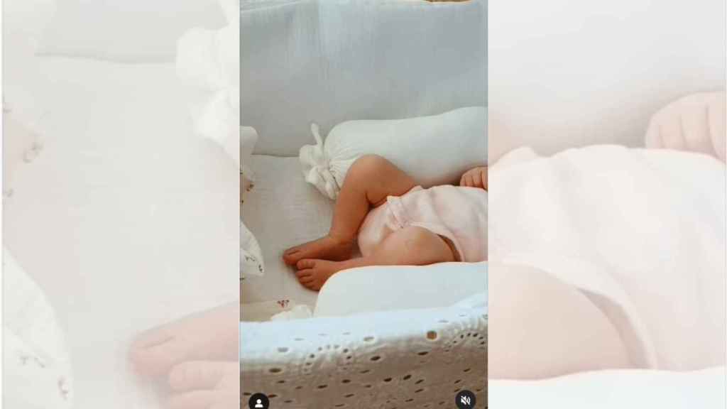 Marco Juncadella y Lucía Bárcena presentan a su hija Filipa.