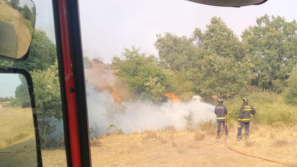 Los Bomberos de la Diputación de Valladolid trabajan en Tábara