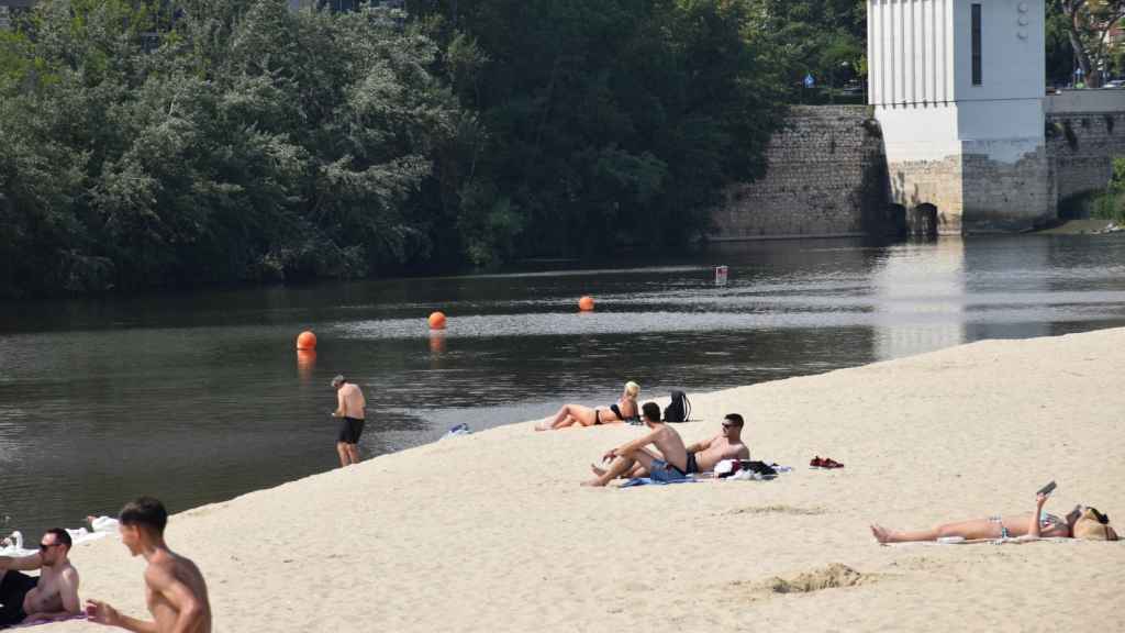 Bañistas en la Playa de Las Moreras de Valladolid