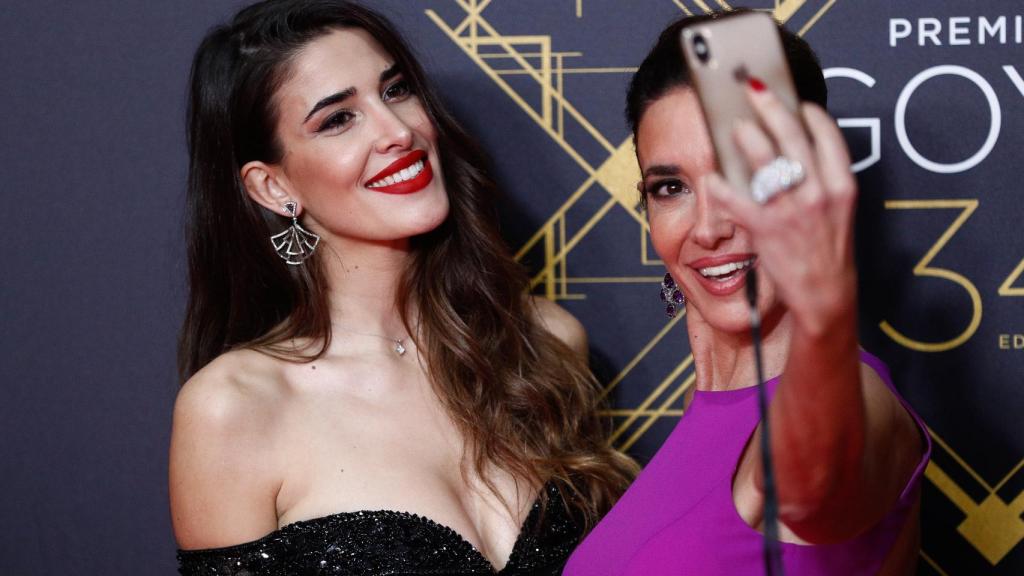 Lidia Torrent con su madre.