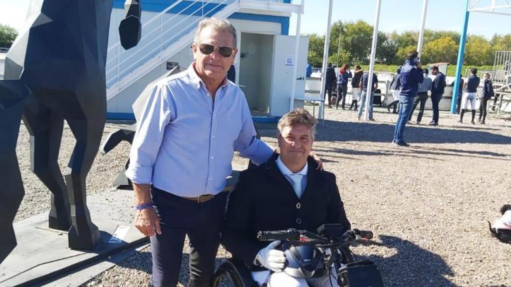 Félix acompañado de su amigo Mario Vallejo