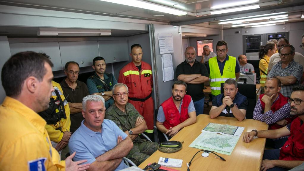 Visita del presidente Emiliano García-Page al puesto de mando avanzado