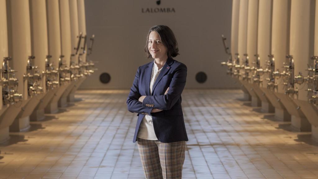 Rosana Lisa en el interior de Bodegas Lalomba.