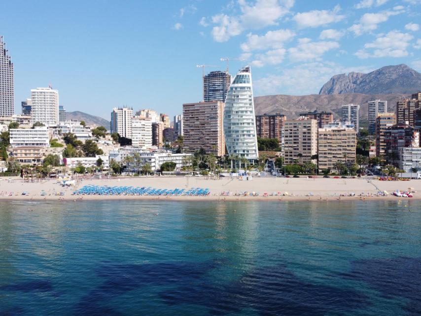 La ciudad de Benidorm, uno de los destinos incluidos en la oferta del Club de los 60 anunciada por la Junta.