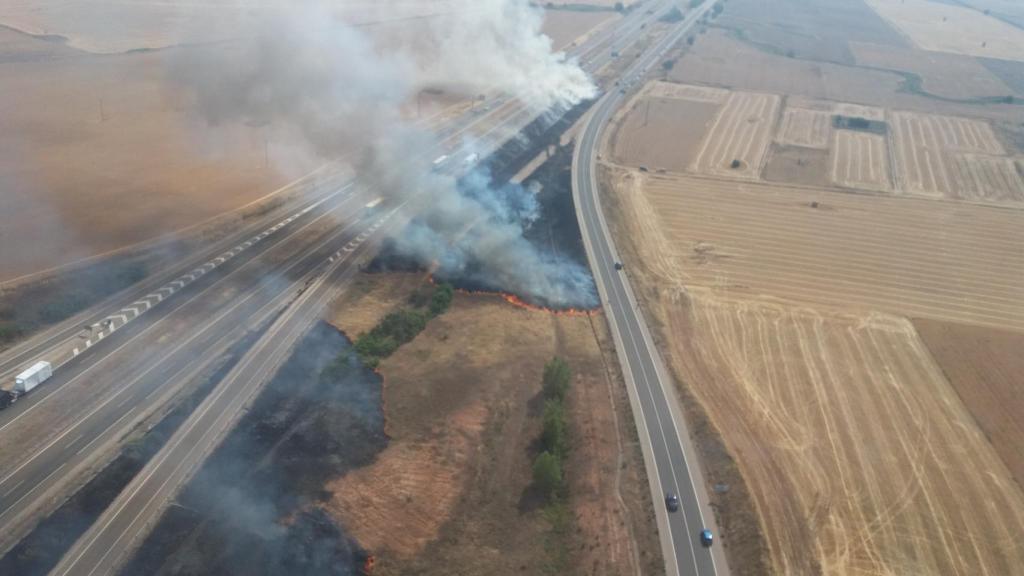 Imagen del incendio de Robliza de Cojos.