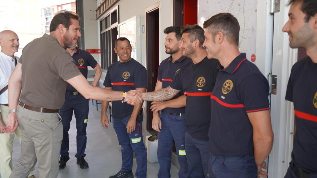 Óscar Puente visita las instalaciones del Parque de Bomberos de Canterac