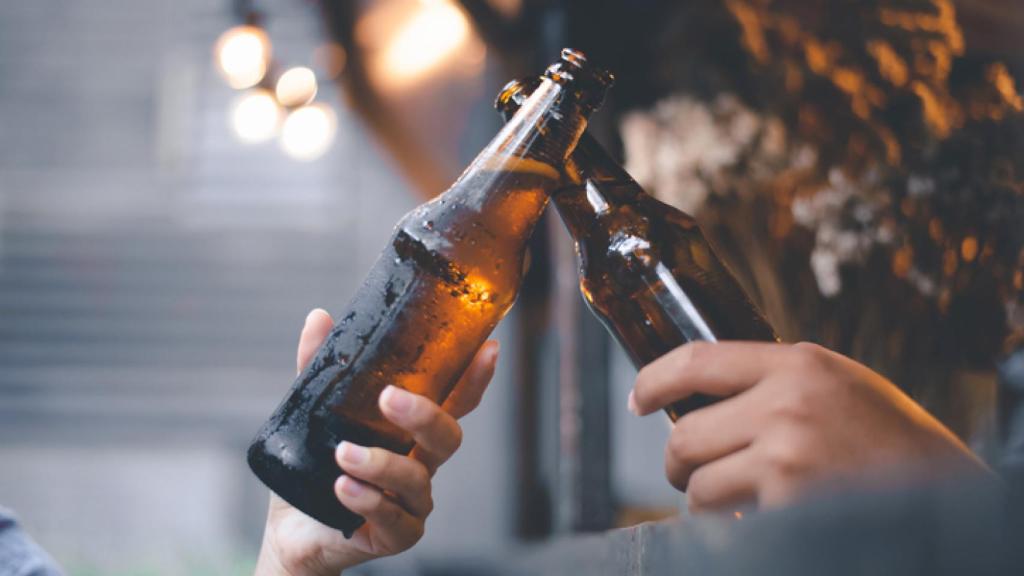 El truco definitivo para enfriar cervezas y latas de refresco en tan solo unos minutos.