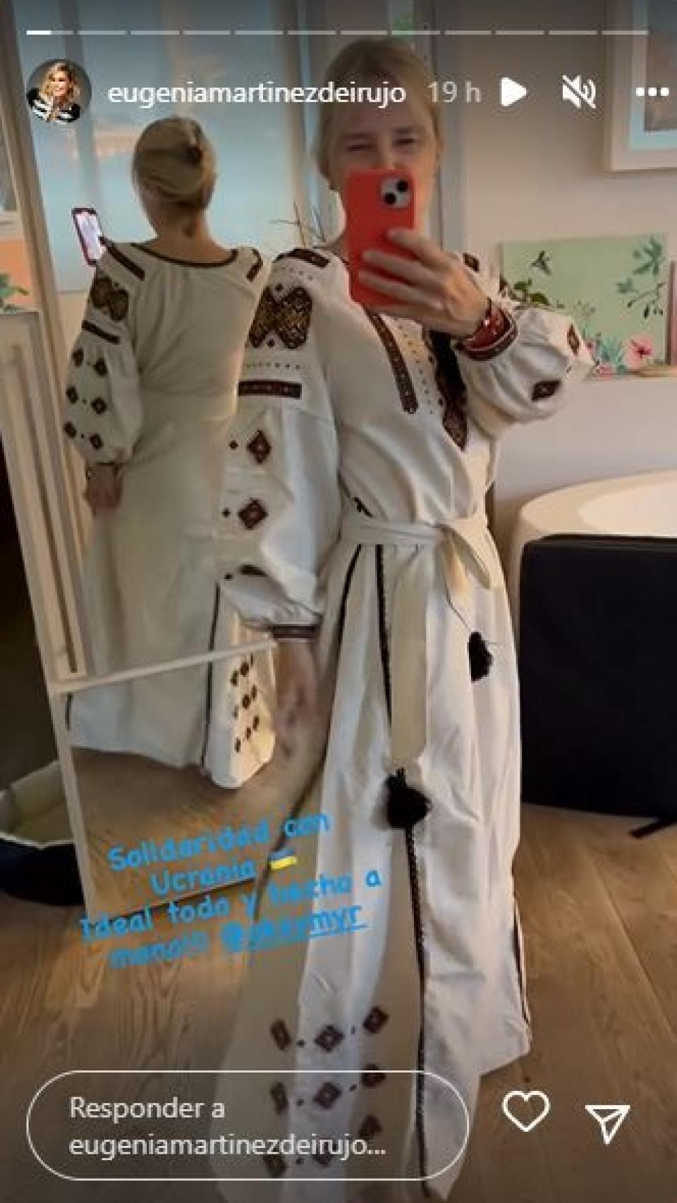 Eugenia Martínez de Irujo ha mostrado en redes su vestido ucraniano.