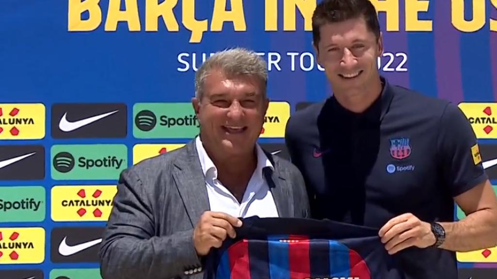 Laporta y Lewandowski, en la presentación del delantero con el Barça
