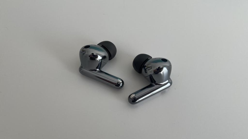 Los Honor Earbuds 3 Pro son cómodos de usar.
