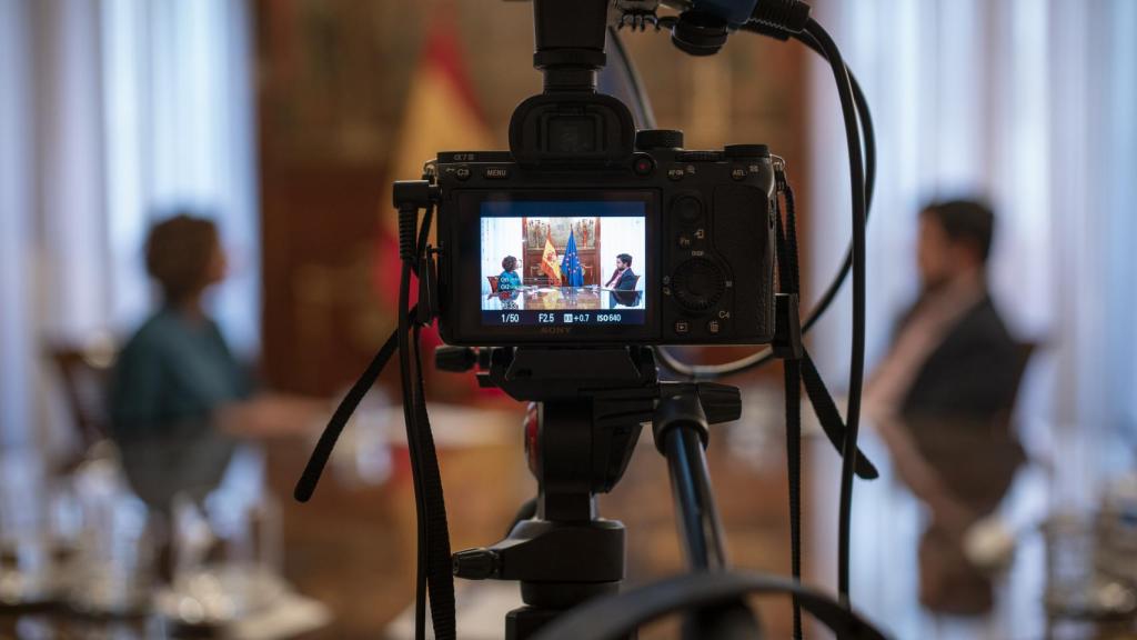 Un momento de la entrevista con María Jesús Montero, ministra de Hacienda.