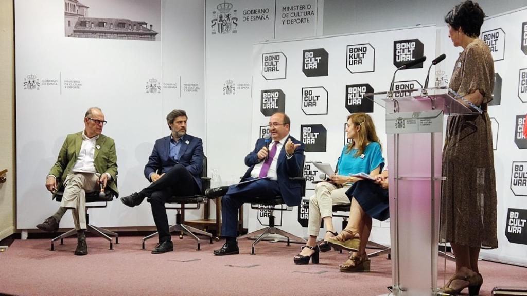 Rueda de prensa de Miquel Iceta por el Bono Cultural