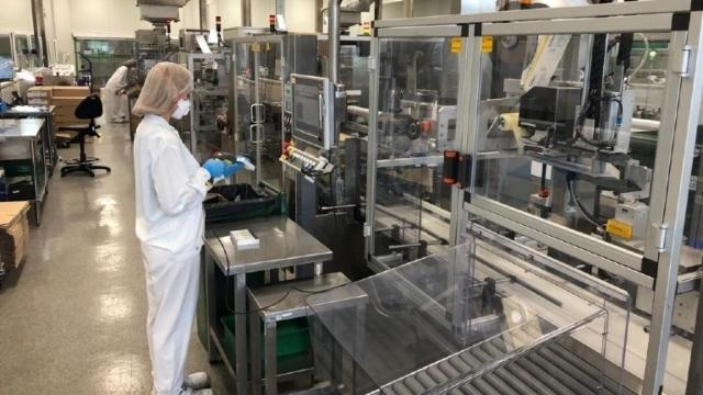 Una fábrica de medicamentos.