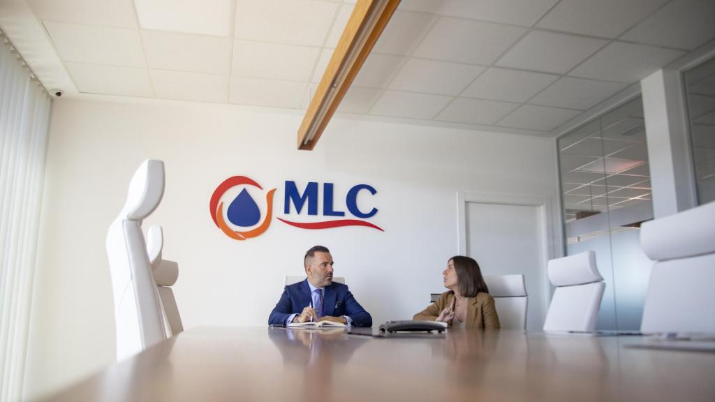 José Luis Martín López, director general, y Noelia Justicia, encargada de Luz y Gas.