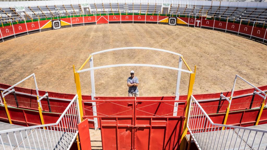 José Guerrero ante su plaza.