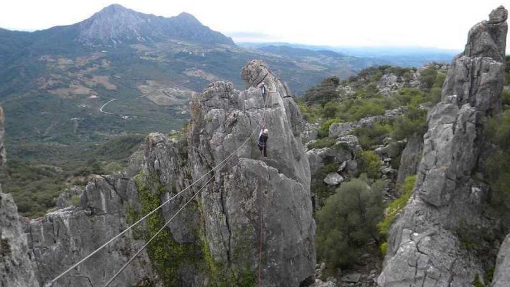 La tirolina de Gaucín le corta el aliento al más valiente.