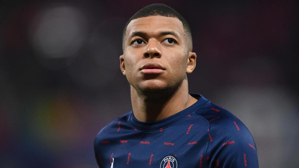 Kylian Mbappé antes de un partido con el PSG