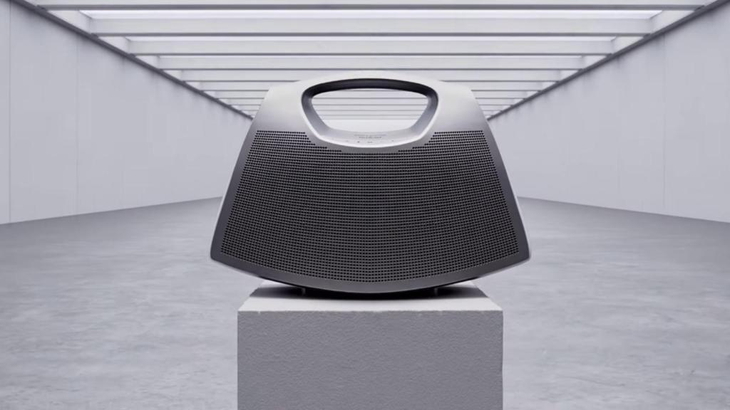 Así es el altavoz de Balenciaga y Bang & Olufsen.