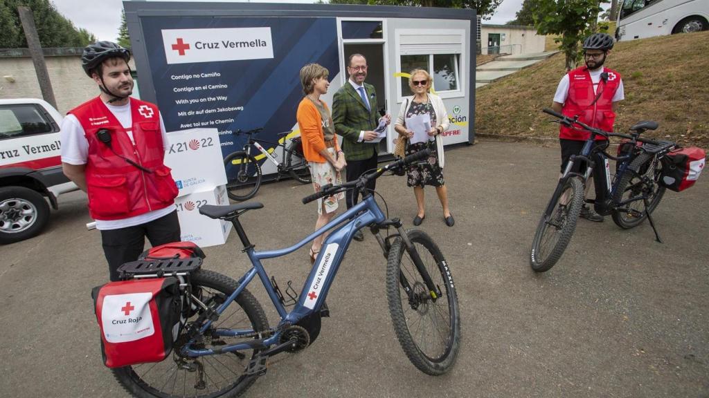A directora de Turismo de Galicia, Nava Castro, asiste ao acto de presentación do programa Contigo no Camiño