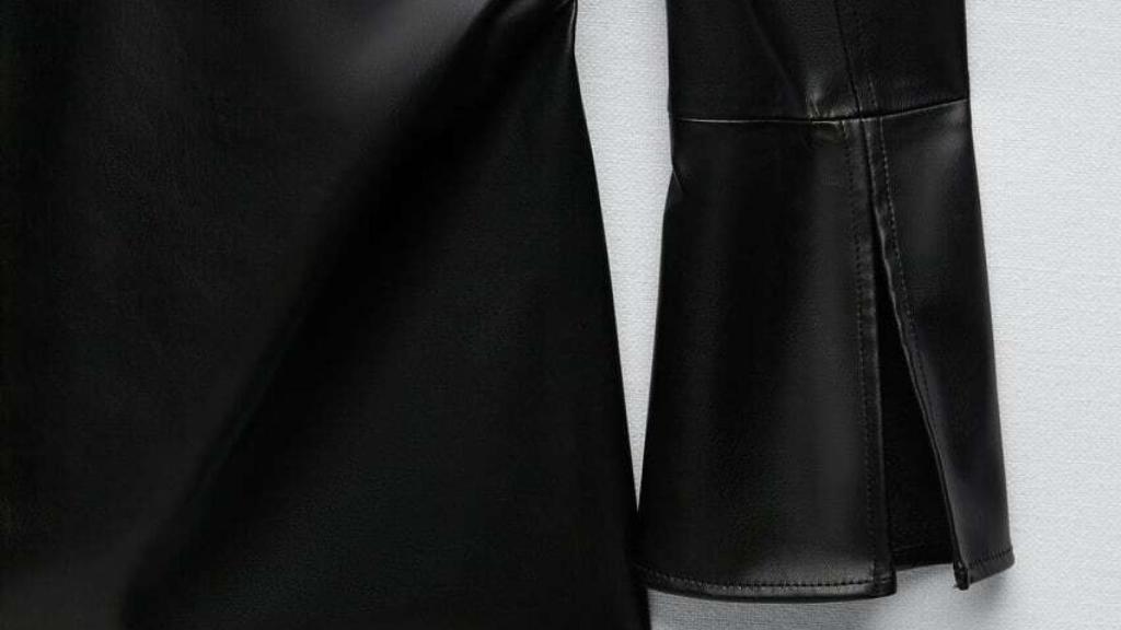 Detalle de puño y cintura de la camisa