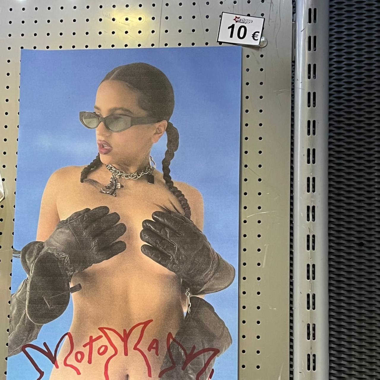 Las coletas, el look del concierto, en la portada del programa de mano.