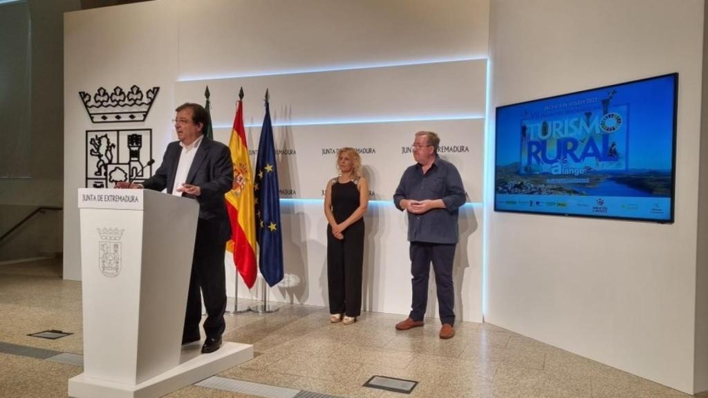 El presidente de la Junta de Extremadura, Guillermo Fernández Vara, durante su intervención este viernes