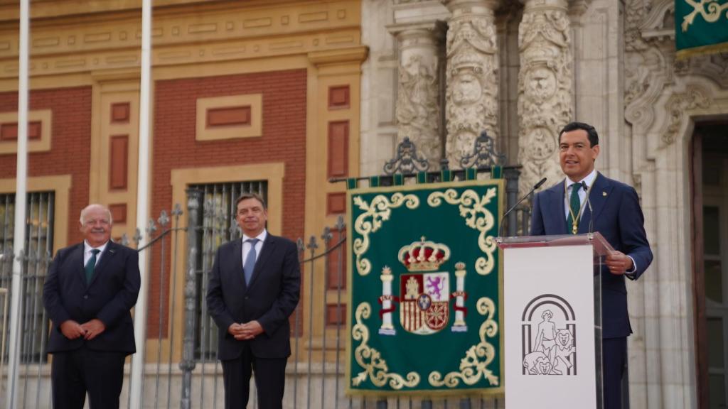 Imagen de Juanma Moreno durante su discurso.