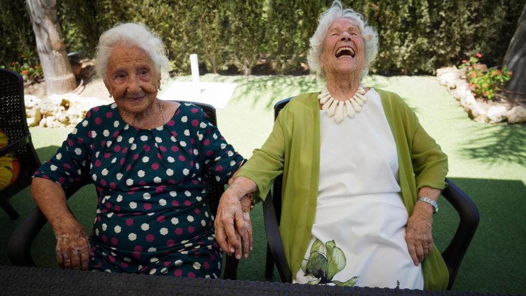Doscientos años juntos en una mesa, de la mano.