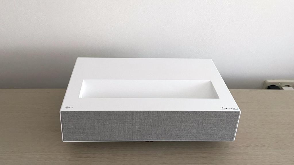 El proyector LG CineBeam HU715Q.