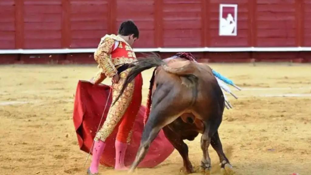 Natural de Ismael Martín al primer novillo de su lote