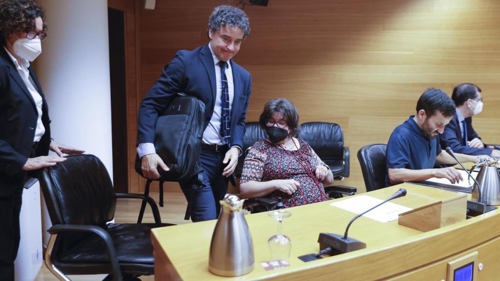 El secretario de Turismo de Puig, Francesc Colomer, en una comparecencia en las Cortes.