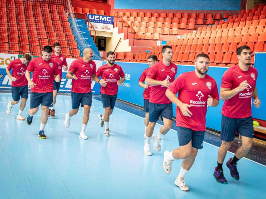 Primer entrenamiento del Atlético Valladolid de balonmano, en el mes de julio.