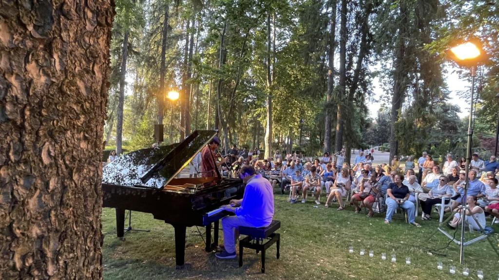 Foto de la Noche en Blanco y Negro de El Espinar