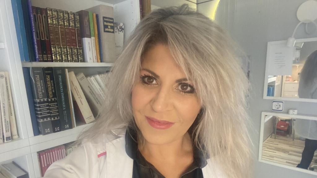 Ana M. Ángel Esteban.