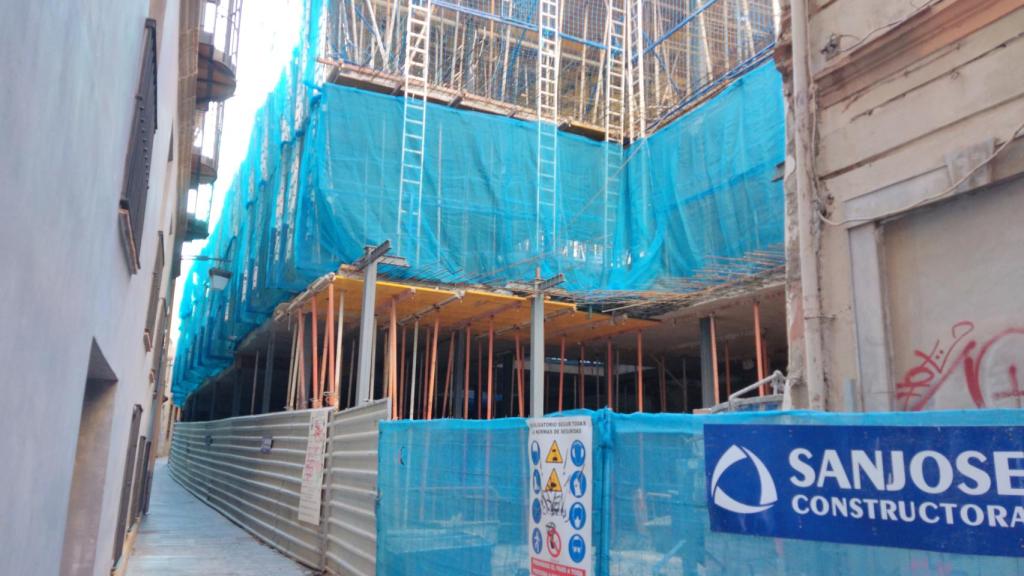 Imagen de las obras del hotel de 5 estrellas de la calle Tomás de Cózar, en la judería de Málaga.