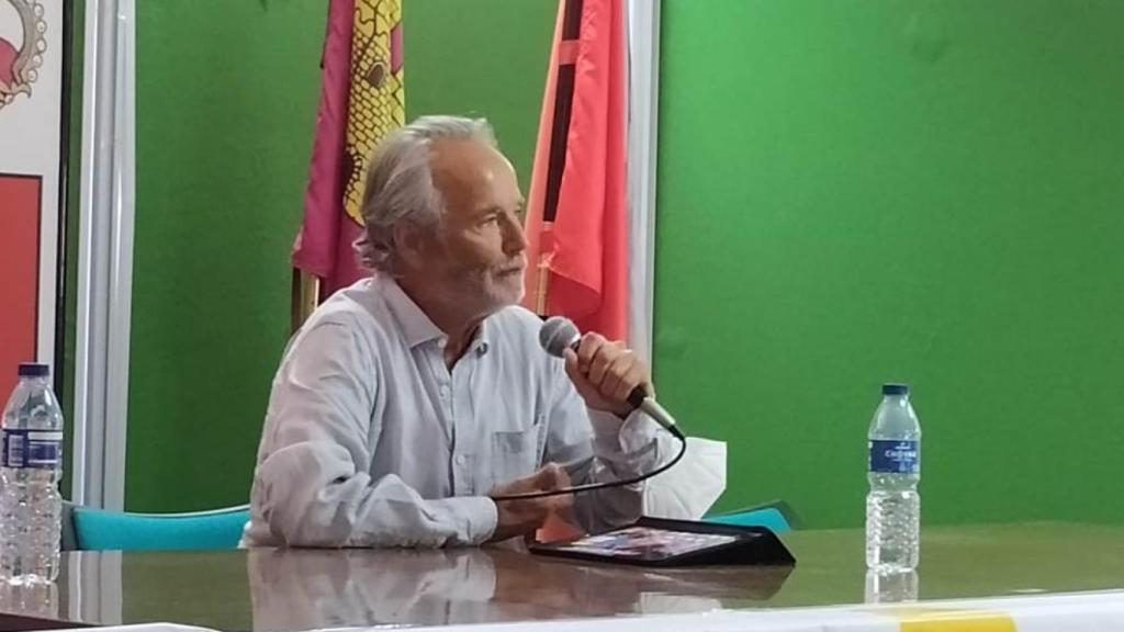 Fernando Casas protestará todos los martes ante la sede del PSOE de Cuenca por la pérdida del tren convencional.