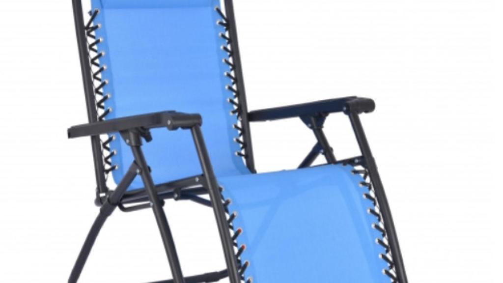 Tumbona playa plegable azul de Carrefour.