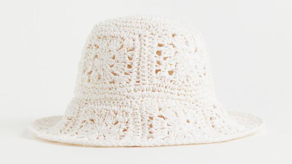 Sombrero crochet de H&M.