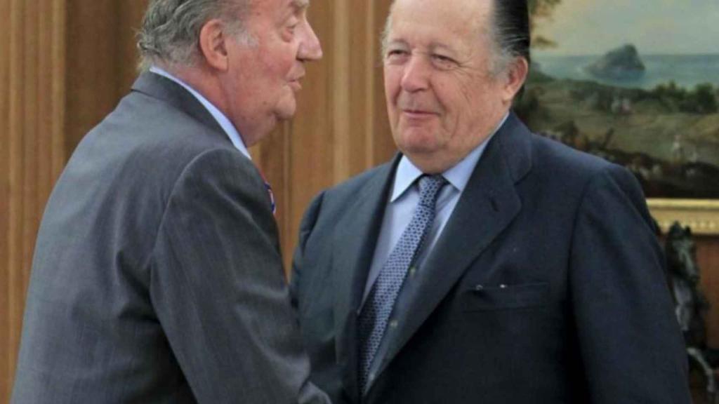 La fallecida era sobrina de Carlos de Borbón-Dos Sicilias, primo hermano de Juan Carlos I, con quien aparece en la imagen.