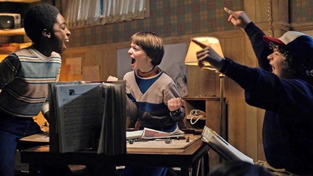 Los protagonistas de 'Stranger Things' durante una partida de 'Dragones y mazmorras'