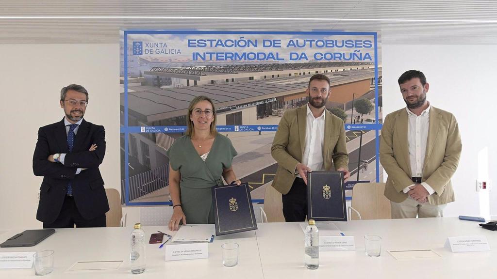 Firma del contrato de obra de la terminal de autobuses
