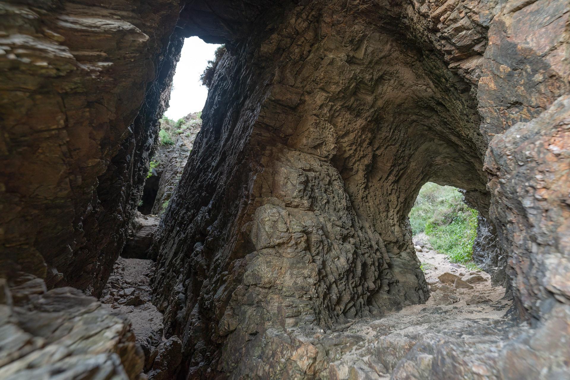 Una vista de las galerías de las Minas de Arsénico en Meirás, A Coruña (fuente: César Galdo)