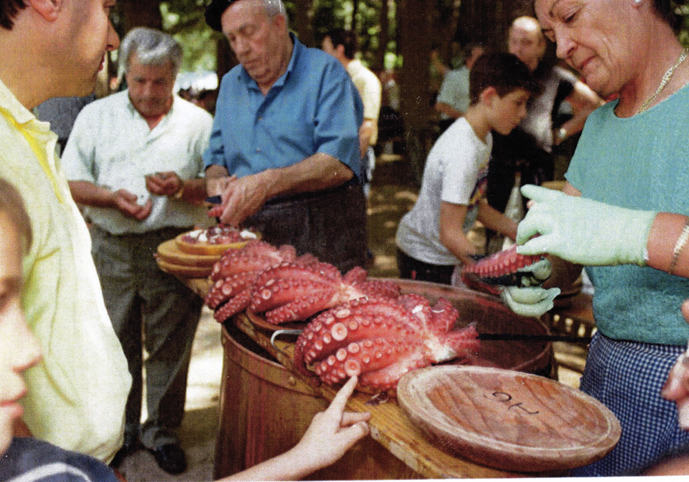 Fotografía de archivo de una de las primeras ediciones de la Festa do Pulpo.