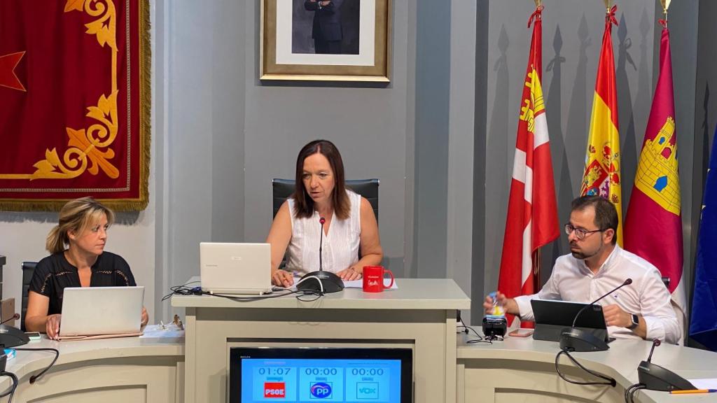 Imágenes de la reunión del Pleno Municipal