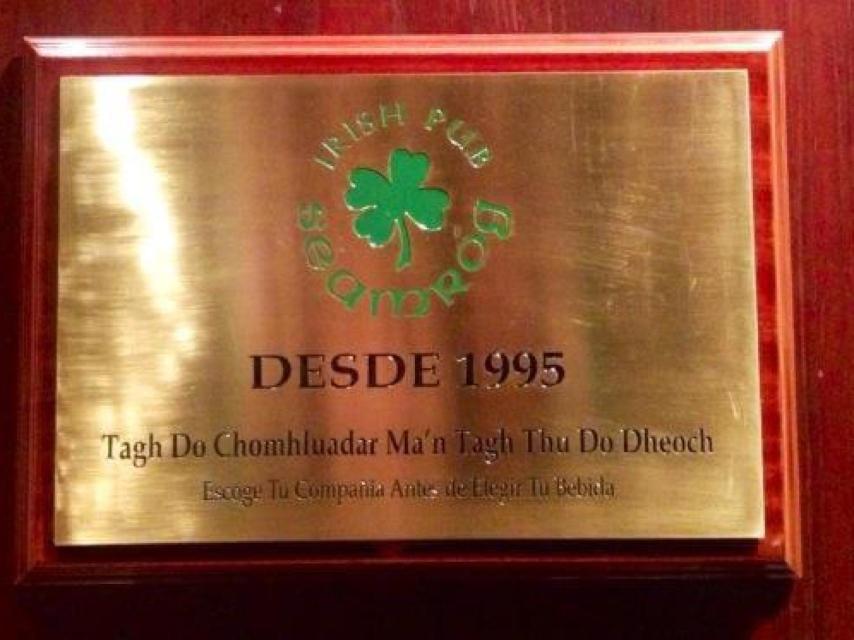 Placa regalo 20 aniversario del bar