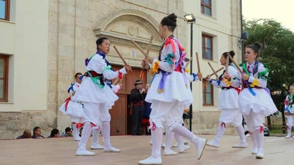 Danza de Paloteo en Ampudia