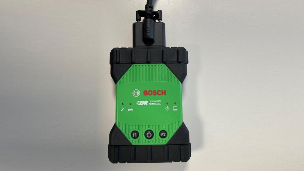 Con este dispositivo de Bosch se pueden extraer del sistema EDR (Event Data Recorder) los datos registrados de cada evento (accidente).