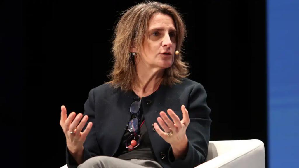 Teresa Ribera, vicepresidenta tercera del Gobierno y ministra para la Transición Ecológica y el Reto Demográfico, en la primera jornada del Foro Económico Español 'Castilla-La Mancha: logros y desafíos'. Foto: Óscar Huertas.