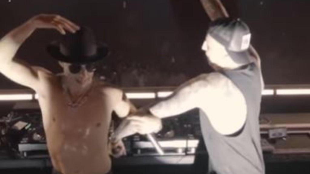 Timmy Trumpet yBlasterjaxx al ritmo de Baiuca.