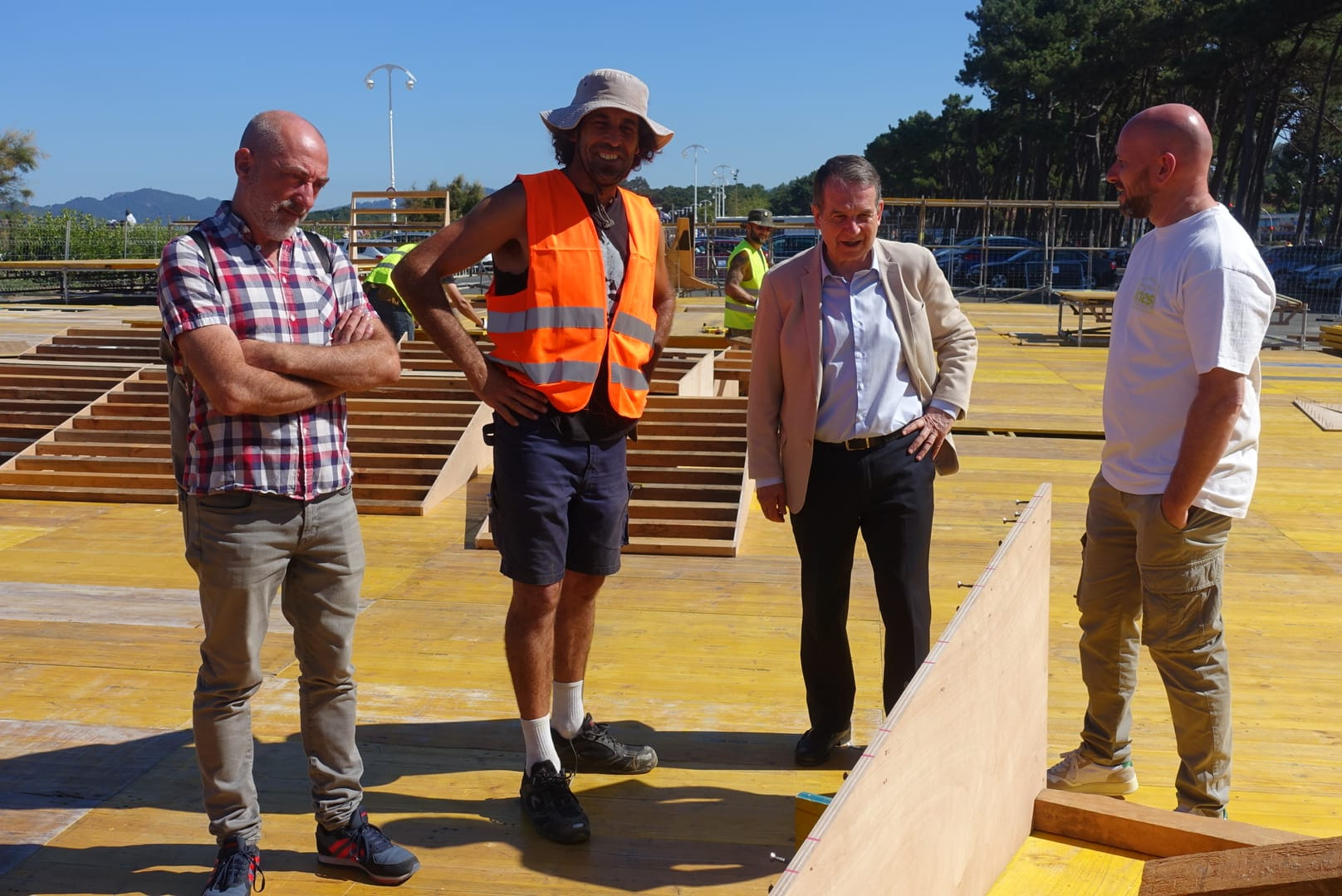 Abel Caballero visitando las obras de O Marisquiño. Foto: Concello de Vigo